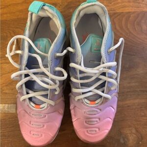 Nike Pink and Blue Vapor Max Sneakers Athletic Design